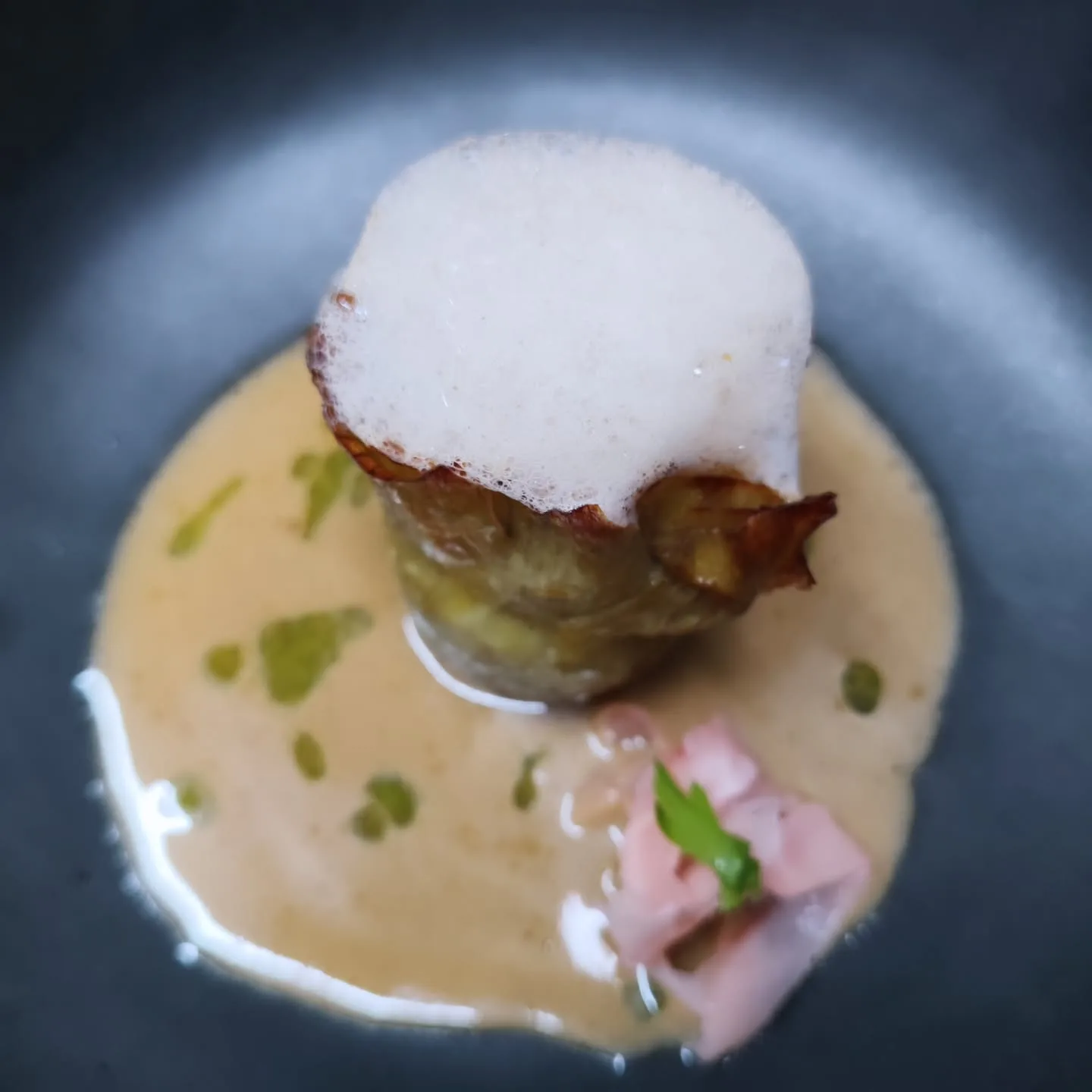 Alcachofa rellena de tartar de cigala
